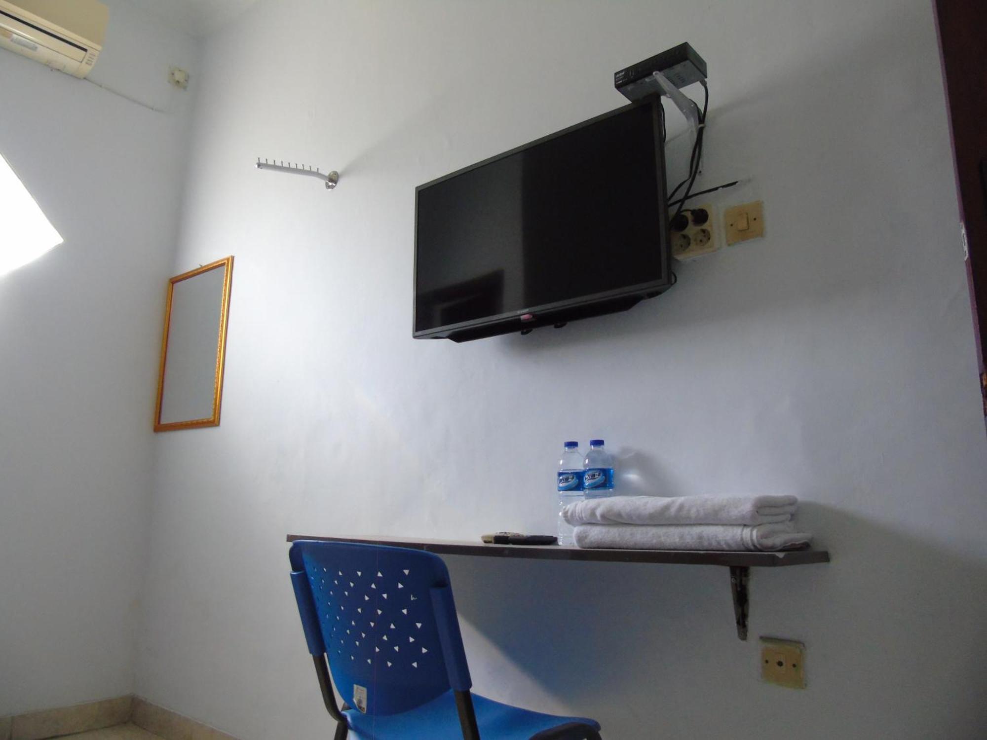 Hotel Permata Zamrud Cirebon Rum bild