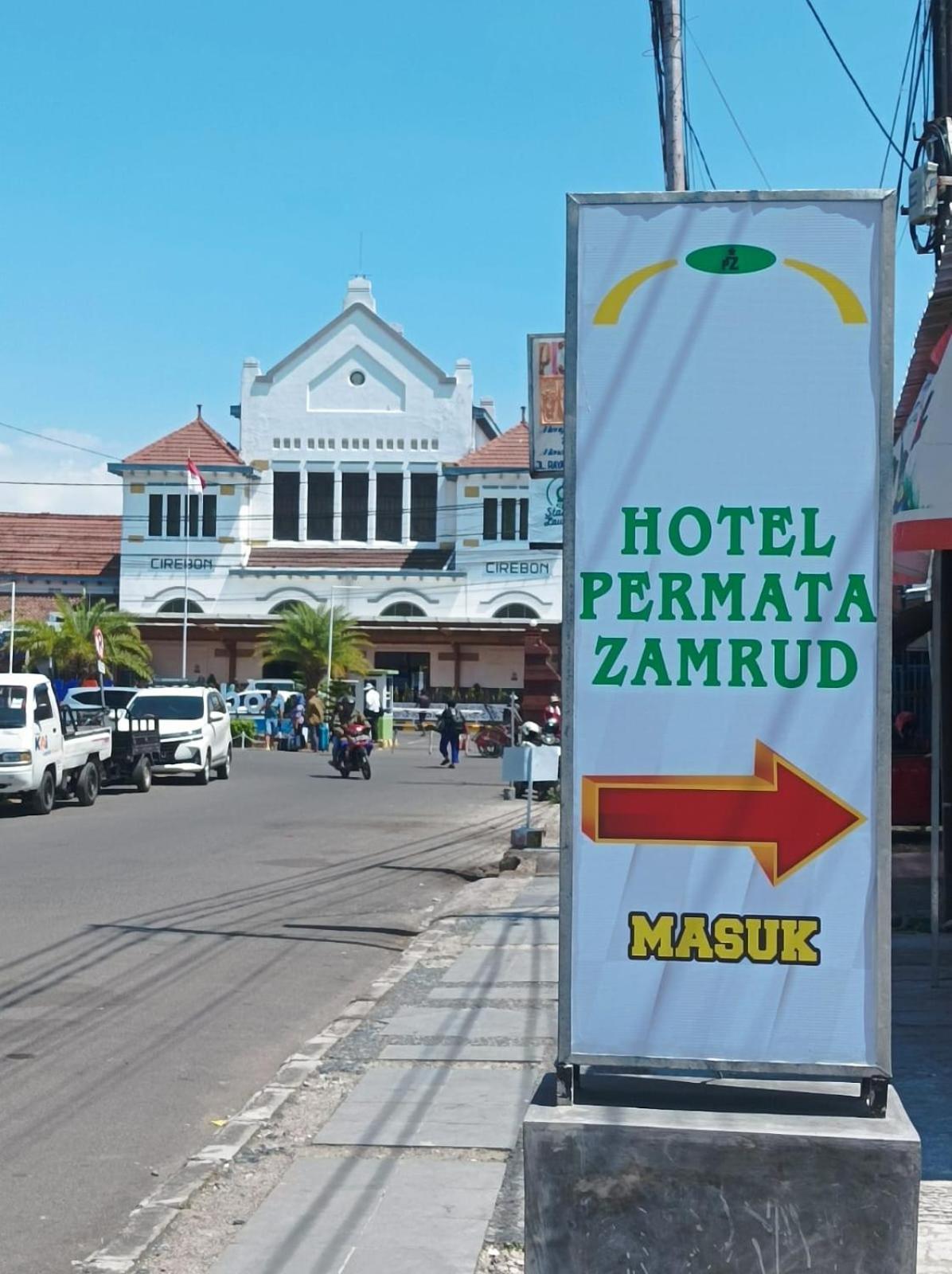 Hotel Permata Zamrud Cirebon Exteriör bild